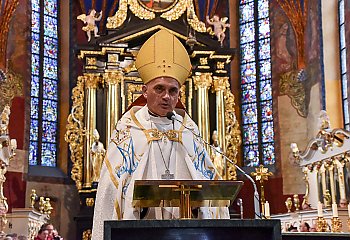 Biskup diecezji bydgoskiej Krzysztof Włodarczyk obchodzi urodziny. Niech spłynie na niego moc łask Bożych