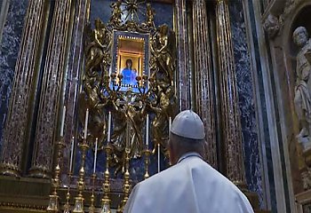 Dziś o godz. 18.00 specjalną modlitwę transmitowaną w sieci poprowadzi papież Franciszek