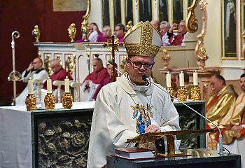 Biskup Śmigiel: Kościół musi zachowywać to, co jest niezmienne, co jest jego filarem