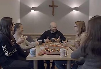Chrześcijańska Grupa Młodych „WIĘCEJ” zaprasza. Nowa inicjatywa w parafii jezuitów [VIDEO]