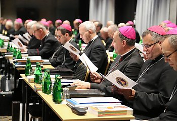 KE: Biskupi dyskutowali o wojnie na Ukrainie i kryzysie humanitarnym