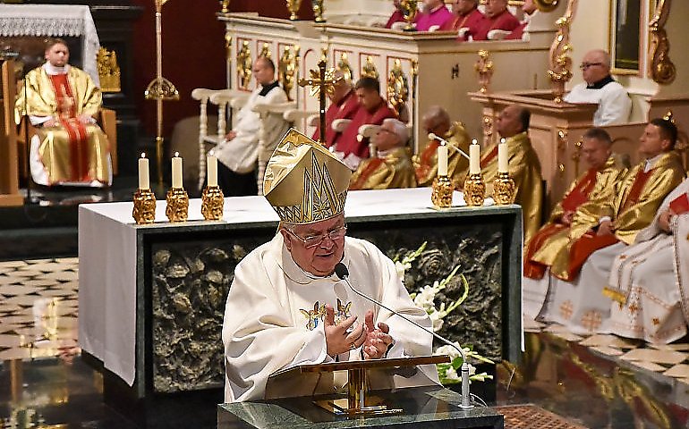 Biskup Jan Tyrawa rozpoczyna cykl wykładów na Katolickiej Bydgoszczy. Premiera już jutro wieczorem!