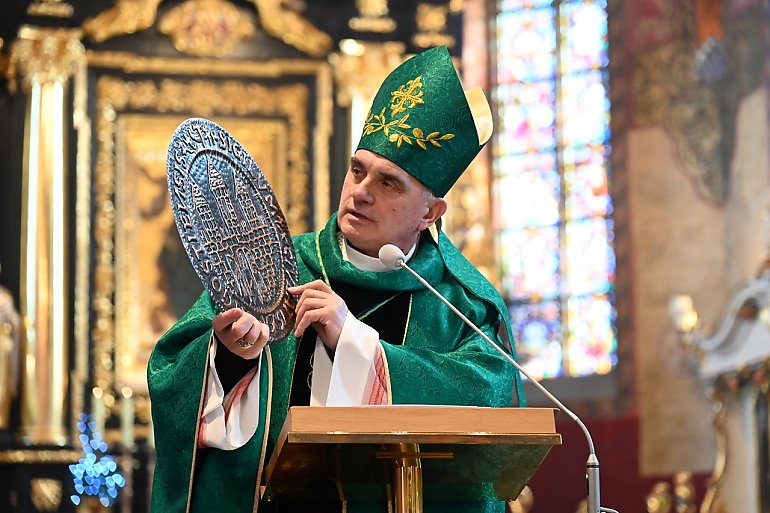 Ksiądz biskup Krzysztof Włodarczyk obchodzi  dziś 65. urodziny