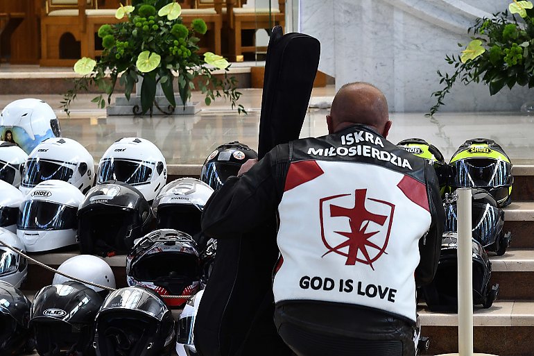 Do Sanktuarium Bożego Miłosierdzia w Łagiewnikach dotarli motocykliści