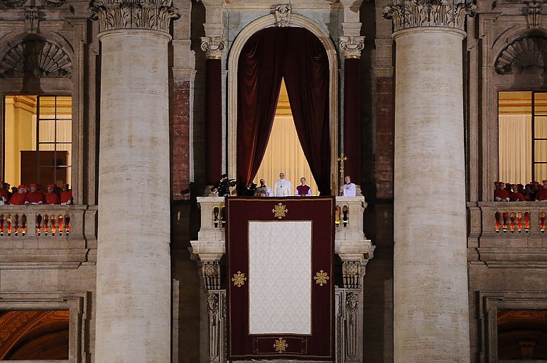 Pierwszy raz od 206 lat papież podpisze encyklikę poza Watykanem