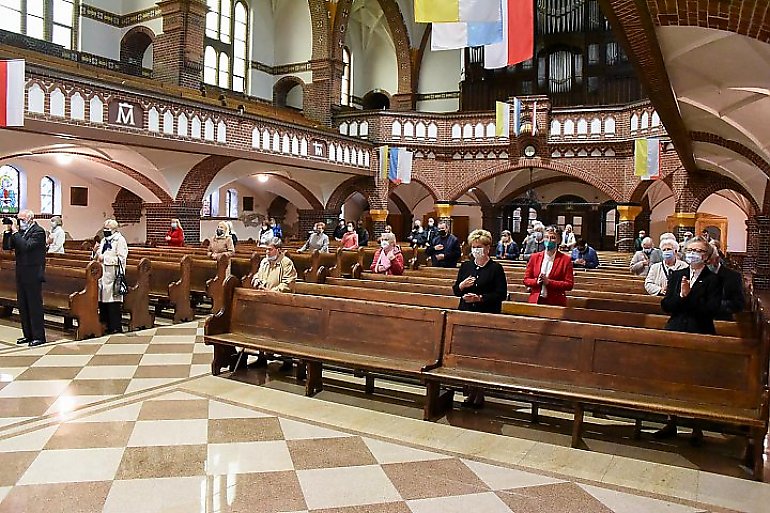  Przewodniczący Episkopatu apeluje o poluzowanie obostrzeń w kościołach