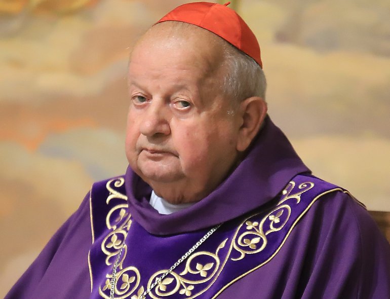 PILNE! Watykan ukarał dwóch biskupów w sprawie pedofilii. Rozpoczęto śledztwo ws. kard. Dziwisza.