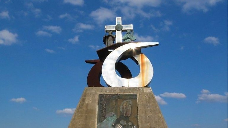 Hiszpania: Usunięto pomnik Jana Pawła II. Wierni starają się o jego powrót