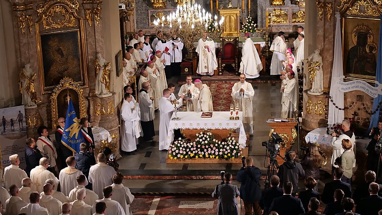 Naród i Kościół w Polsce zawierzone św. Józefowi