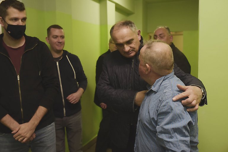 Biskup Włodarczyk spotkał się z osobami bezdomnymi w Centrum Pomocy „Betlejem”